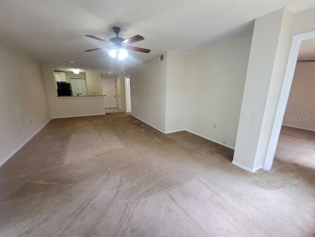 Building Photo - 10024 Strafford Oak Ct