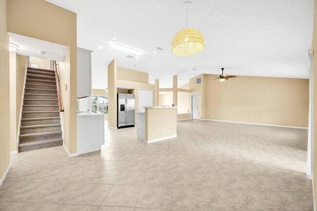 Building Photo - 1355 SW Porter Rd