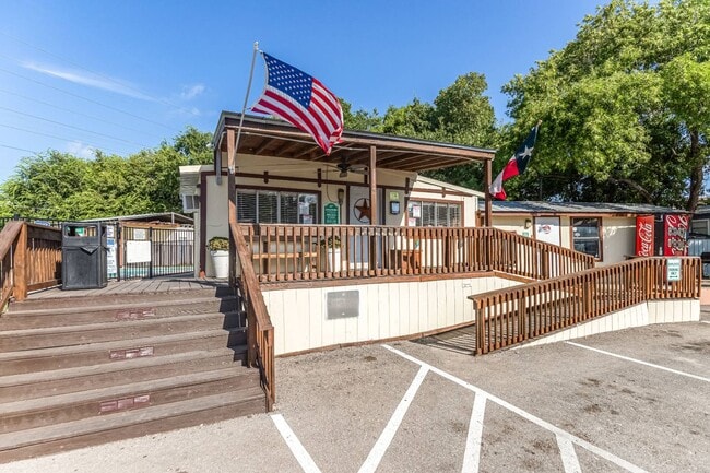 Building Photo - 7650 US-90