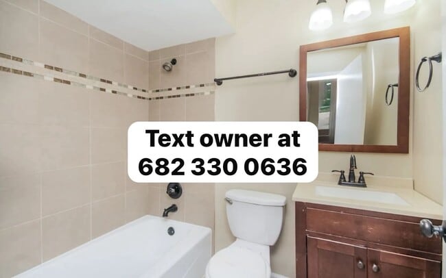 Building Photo - 904 Cedar St