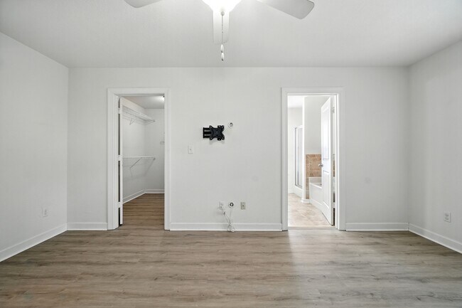 Building Photo - 5440 Safe Harbour Way