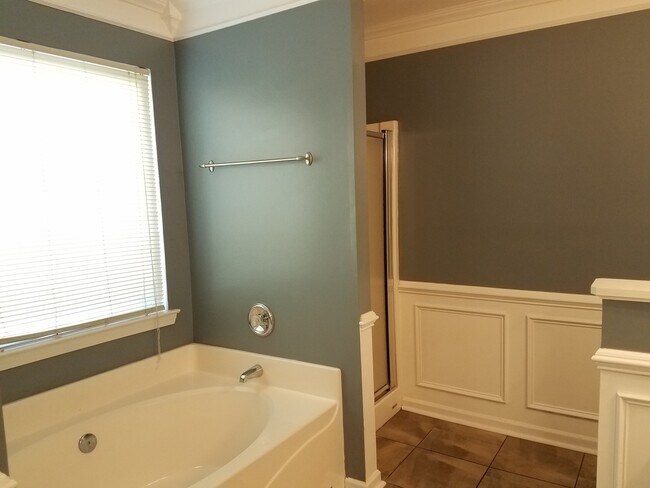 Building Photo - Great One Story With Bonus Room Over Garage