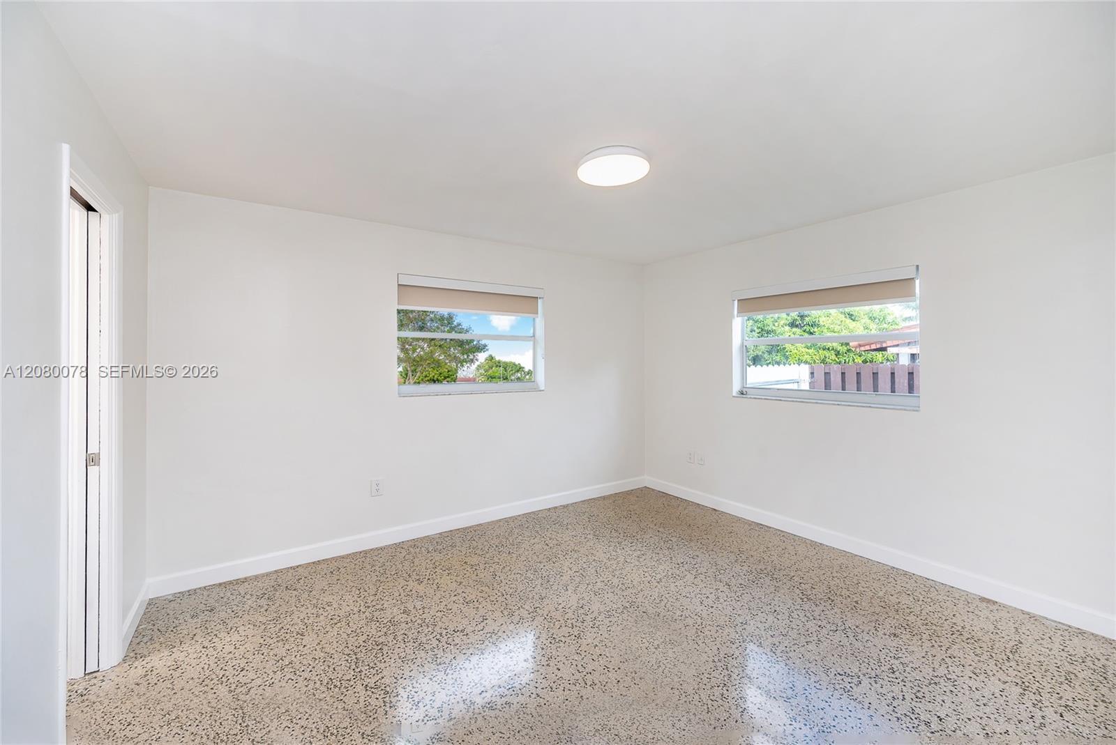 Building Photo - 8810 SW 43rd Ter