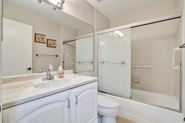Building Photo - 3407 Emerald Oaks Dr