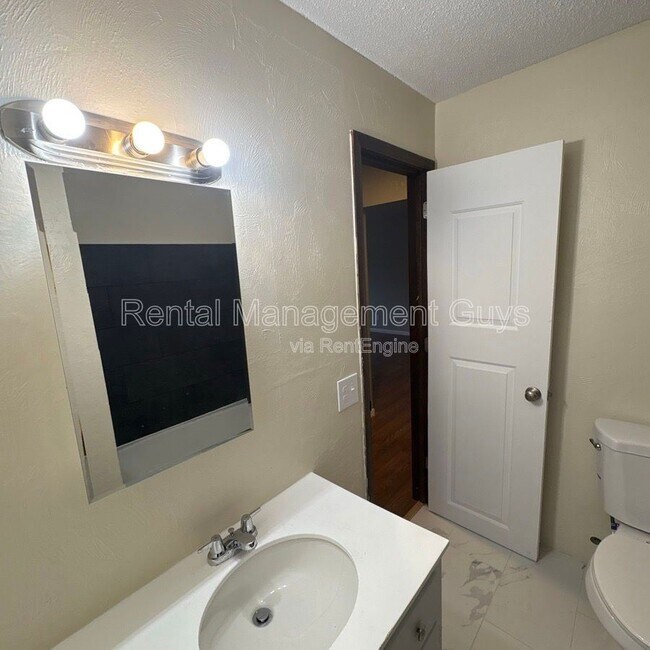 Building Photo - 3643 N Penn Ave