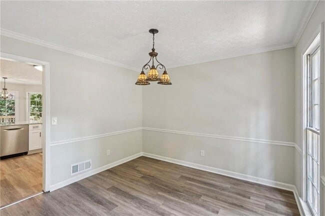 Building Photo - 141 Patterson Rd SW