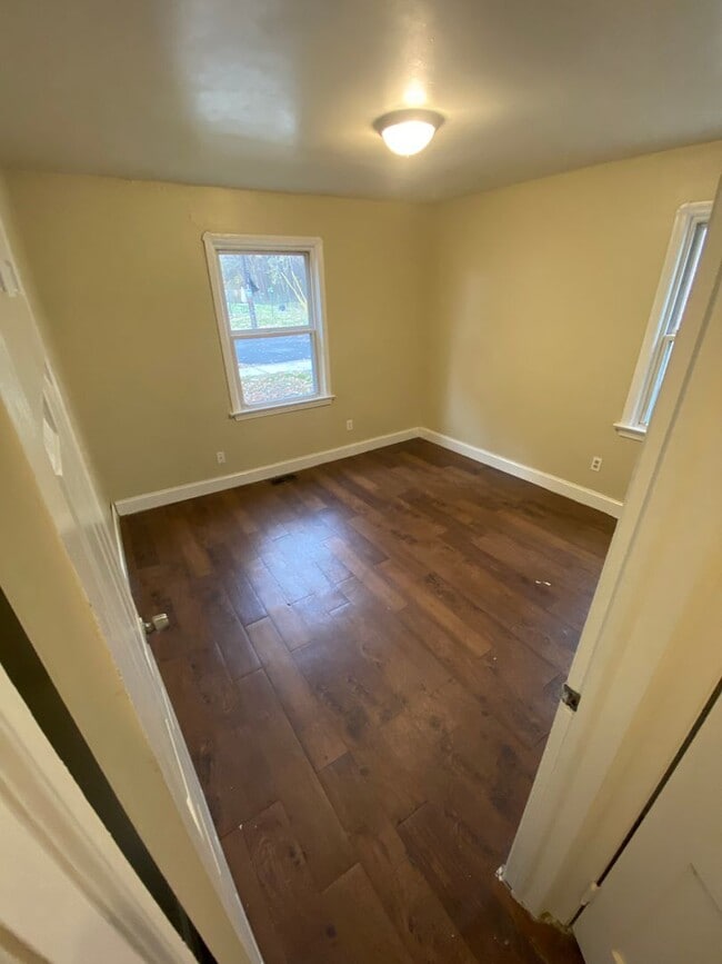 Building Photo - 11705 Mc Gowan Ave