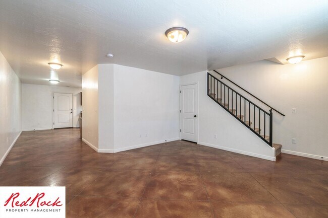 Building Photo - 2801 E 450 N