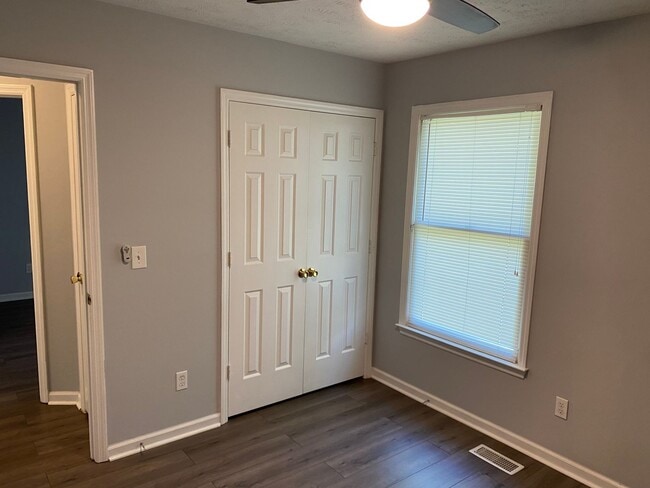 Building Photo - 1283 Exeter Ln