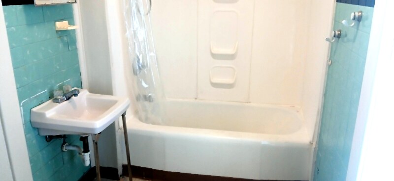 Building Photo - 606 Dodge St