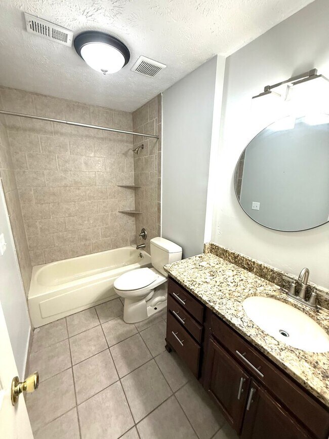 Building Photo - ** 4 Bed 2 bath located in Johnstown ** Ca...