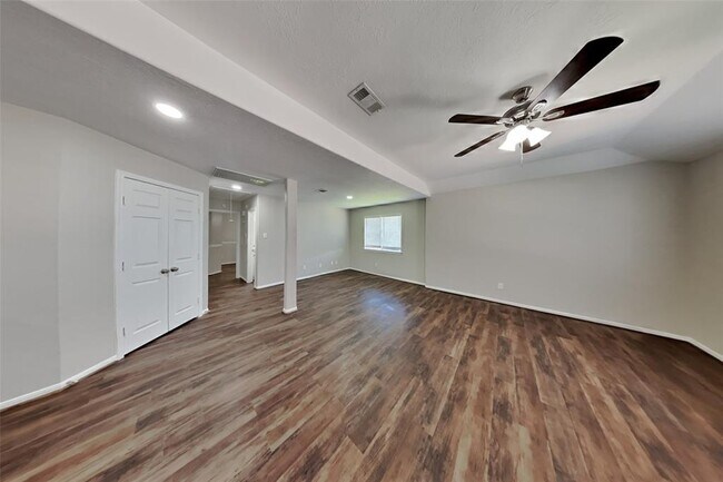 Building Photo - 6307 Briar Cross Ct
