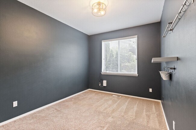 Building Photo - 14081 SW Viewpoint Ct