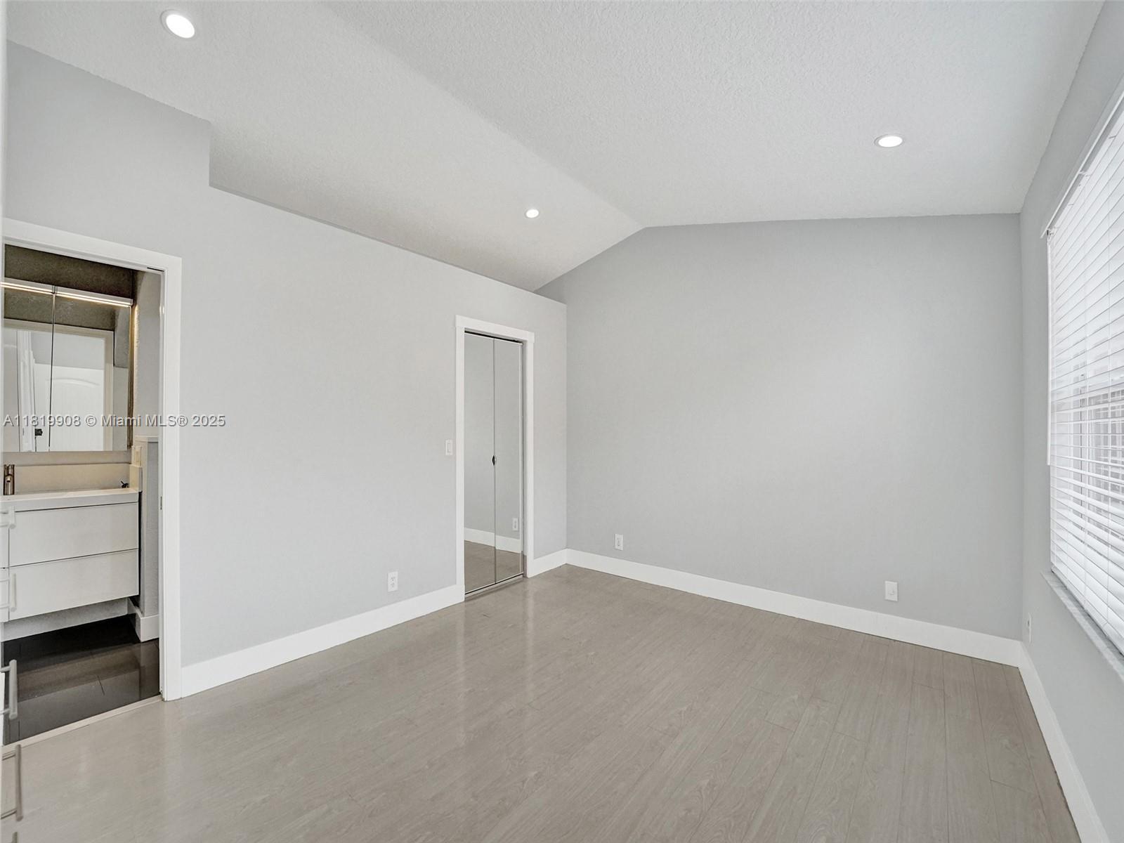 Building Photo - 17954 SW 10th Ct