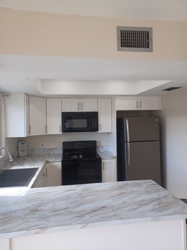 Building Photo - 5132 Calusa Ct