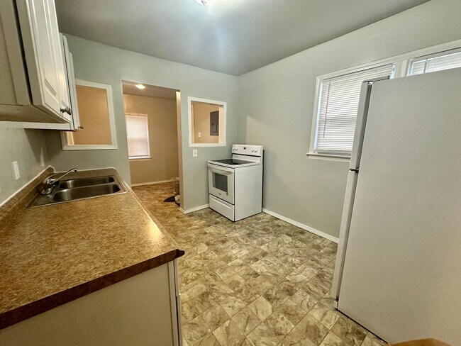 Building Photo - Charming 3-Bedroom Bungalow in Warren $1200 a month