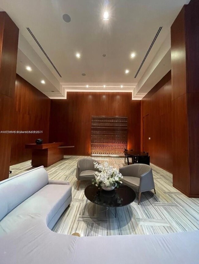 Building Photo - 1300 Brickell Ave