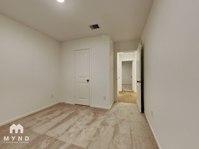 Building Photo - 21645 Balzola Ln