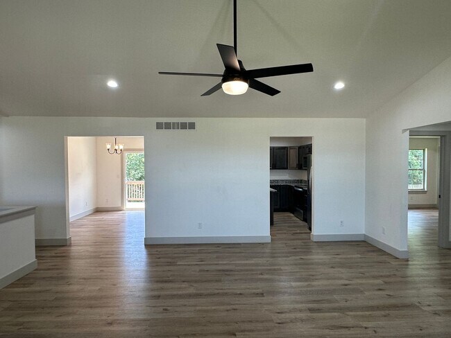 Building Photo - Now Accepting Applications – 4 BED 3 BATH | Summit Pass Subdivision | Waynesville School District