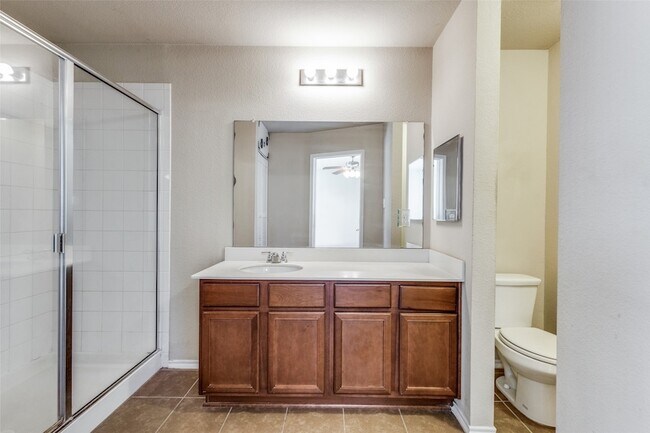 Building Photo - 1101 Rainer Dr