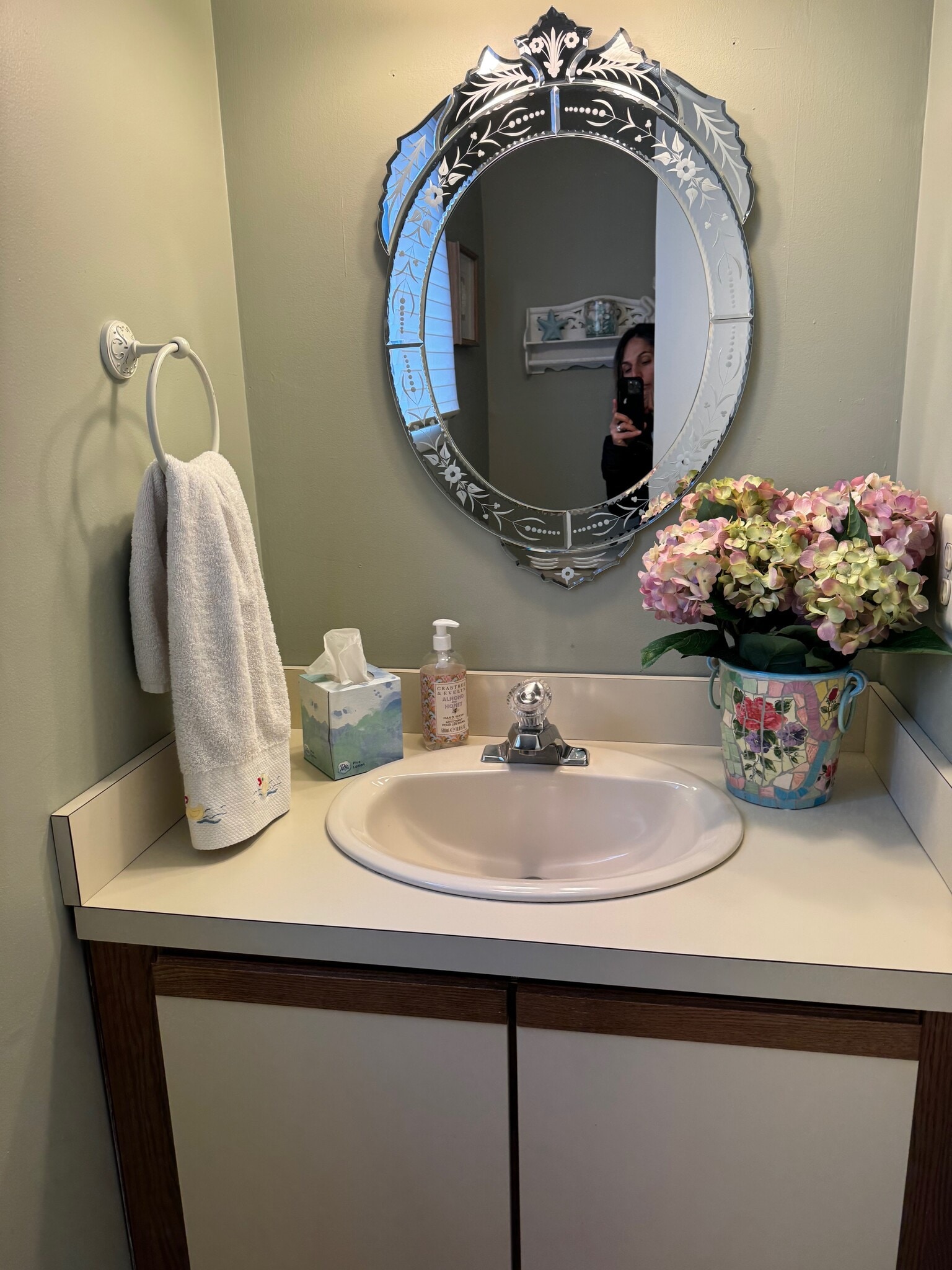 Half bath - 2 N Frontenac Ave