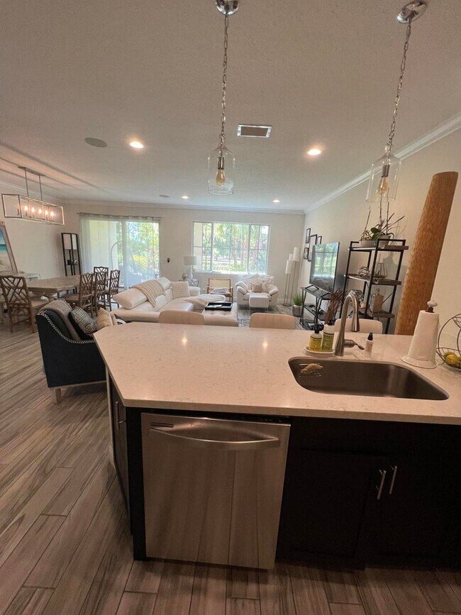 Building Photo - 15632 Italian Cypress Way