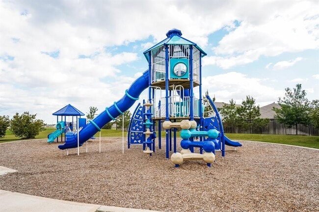 Building Photo - 23731 Pebworth Pl