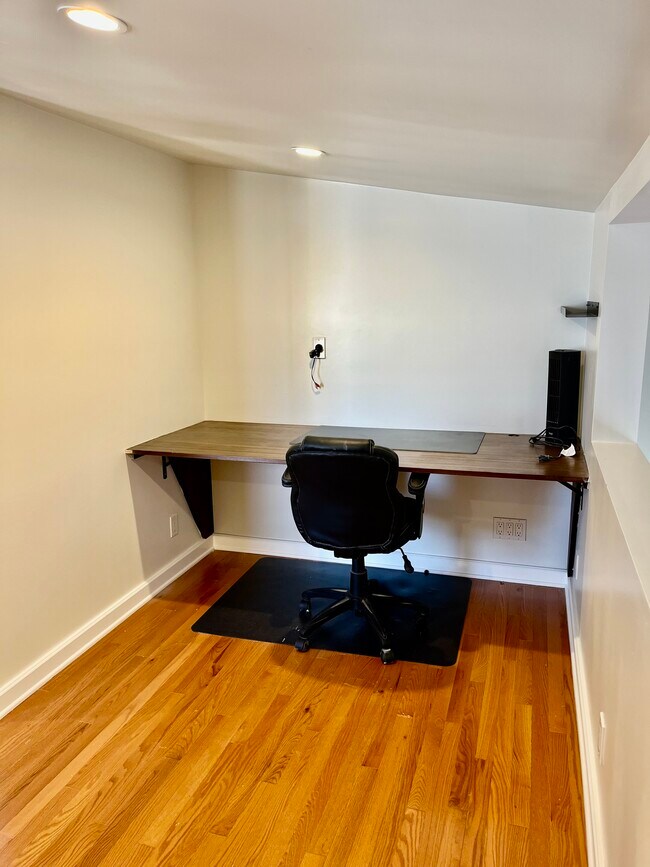 Loft Office Space - 31 N Venice Blvd
