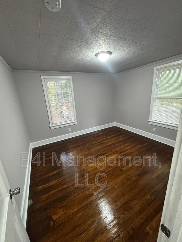 Building Photo - 771 Beaumont Cir