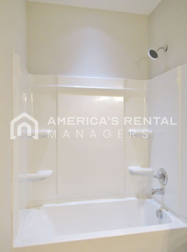 Building Photo - DEPOSIT PENDING! Beautiful Town Home with Garage in Chelsea... Available to View Now!!!