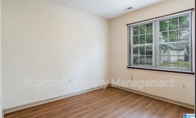 Building Photo - 1726 1st Pl S