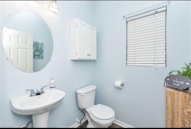 Building Photo - 1105 Scarlett Dr