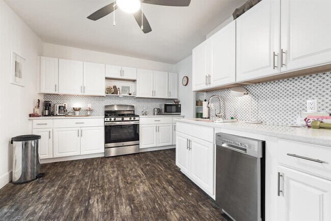 Building Photo - 373-375-375 3rd St