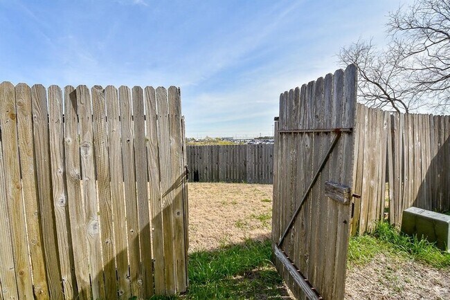 Building Photo - 11420 Elegant Way