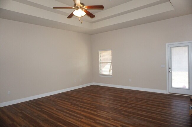Building Photo - Crestview: 4 Bedrooms in Liberty Oaks