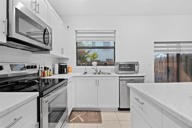 Building Photo - 14807 SW 183rd Ter