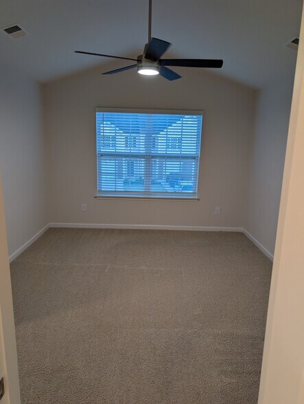 Building Photo - 5405 Henley Ridge Dr