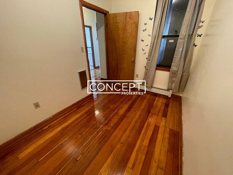 Building Photo - 369A Centre St