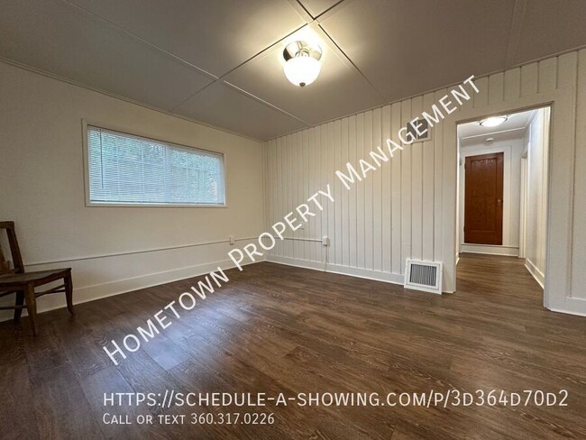 Building Photo - Remodeled 2 Bedroom Home - Available NOW!