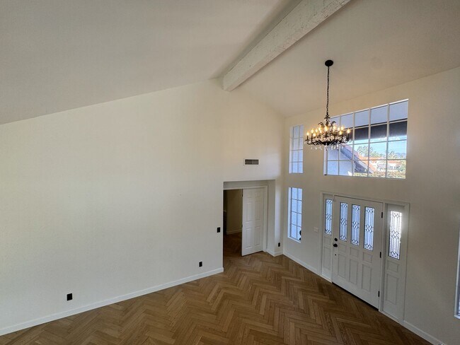 Building Photo - BEAUTIFUL 3 BEDROOM 3 BATH CORNER LOT WITH POOL AND LARGE BACKYARD NORTH SCOTTSDALE