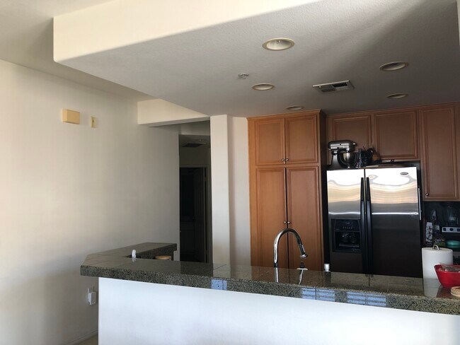 Kitchen - 13075 Pacific Promenade