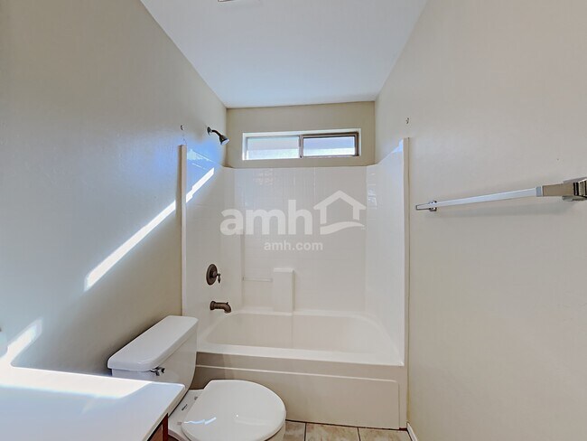 Building Photo - 414 S 114th Ave