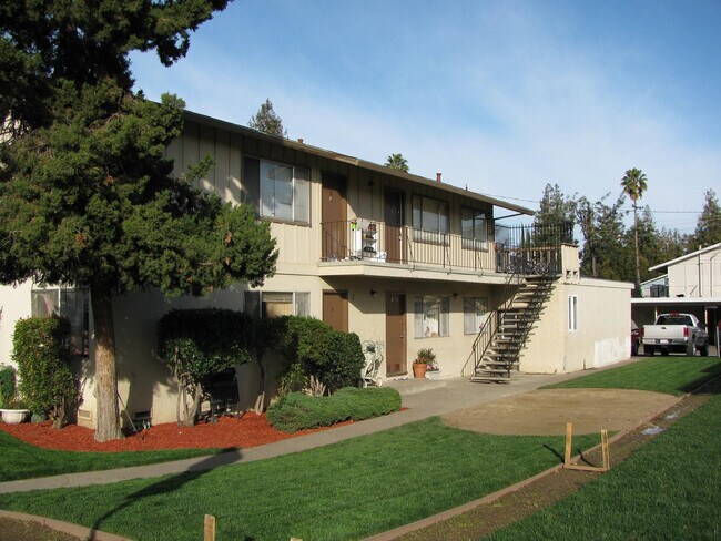Building Photo - 5748 Via Monte Dr