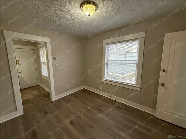 Building Photo - 1133 Linda Vista Ave