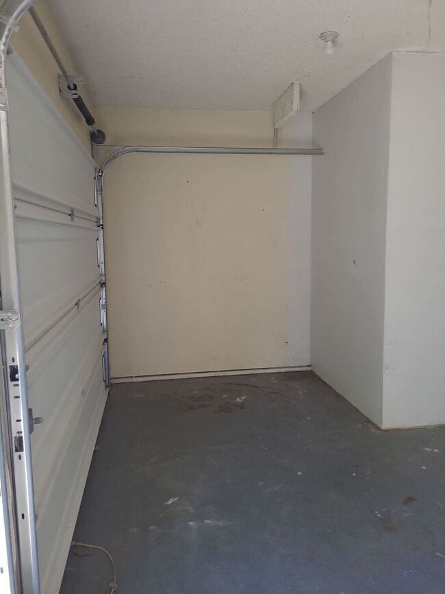 Building Photo - House with Bonus Room & Garage