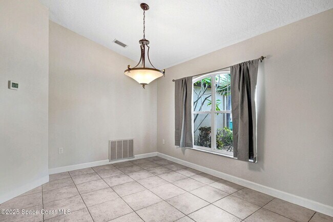 Building Photo - 1135 Egret Lake Way