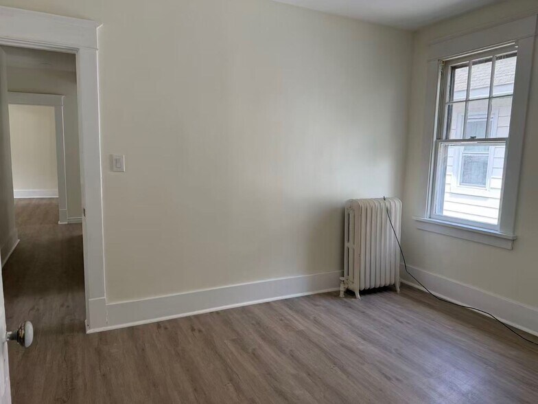 Building Photo - 22B Forest Ave