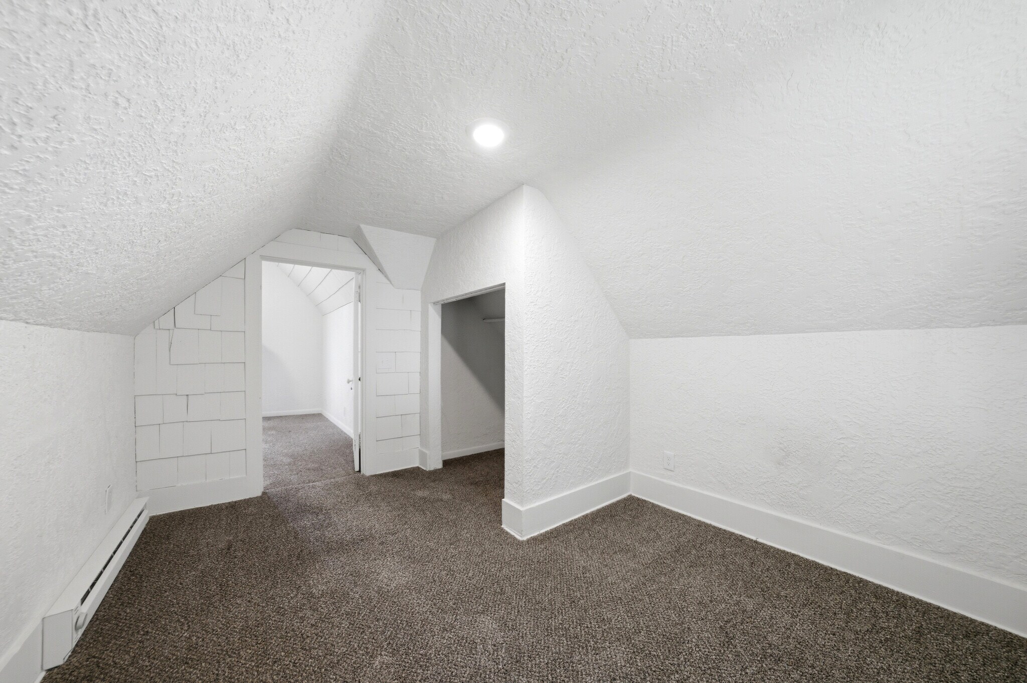 Building Photo - 1040 Pomona St