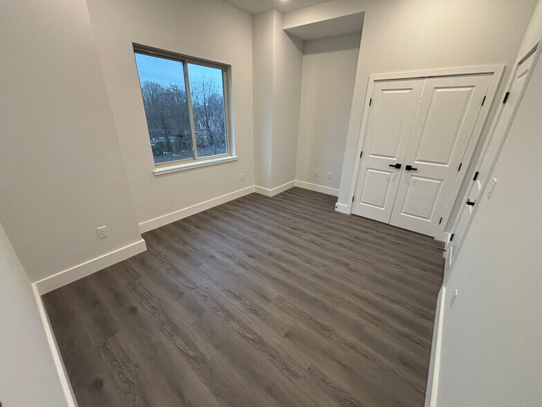 Building Photo - 713 N 42nd St