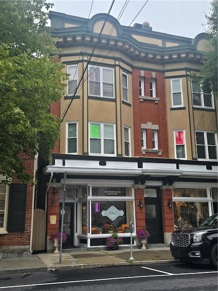Building Photo - 139 S Main St